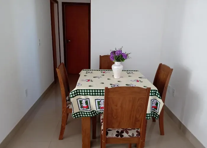 Edf Gil Nogueira - Praia Morro - Box 09 - Guarapari - FRENTE - SOL MANHA - PISCINA-SAUNA - 02 quartos - 03 TVS Tela Plana - Wi-Fi - Varanda Gourmet - Tela de Proteção e Churrasqueira à gas - Dois elevadores - 01 GARAGEM - Portaria 24 horas - 50 Mts P